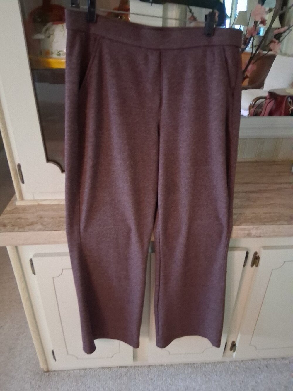 Lee knit pants. Size L.